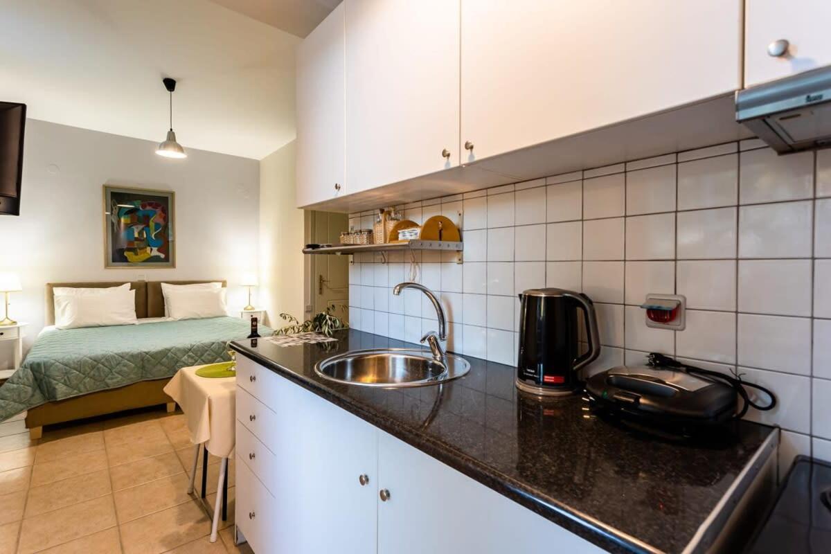 Kitries Summer Getaway - Eden Seaside Suite Kitriaí Buitenkant foto